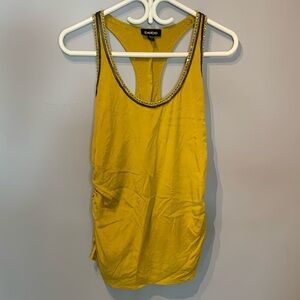 Bebe Silk Top W Chain And Metal Finish